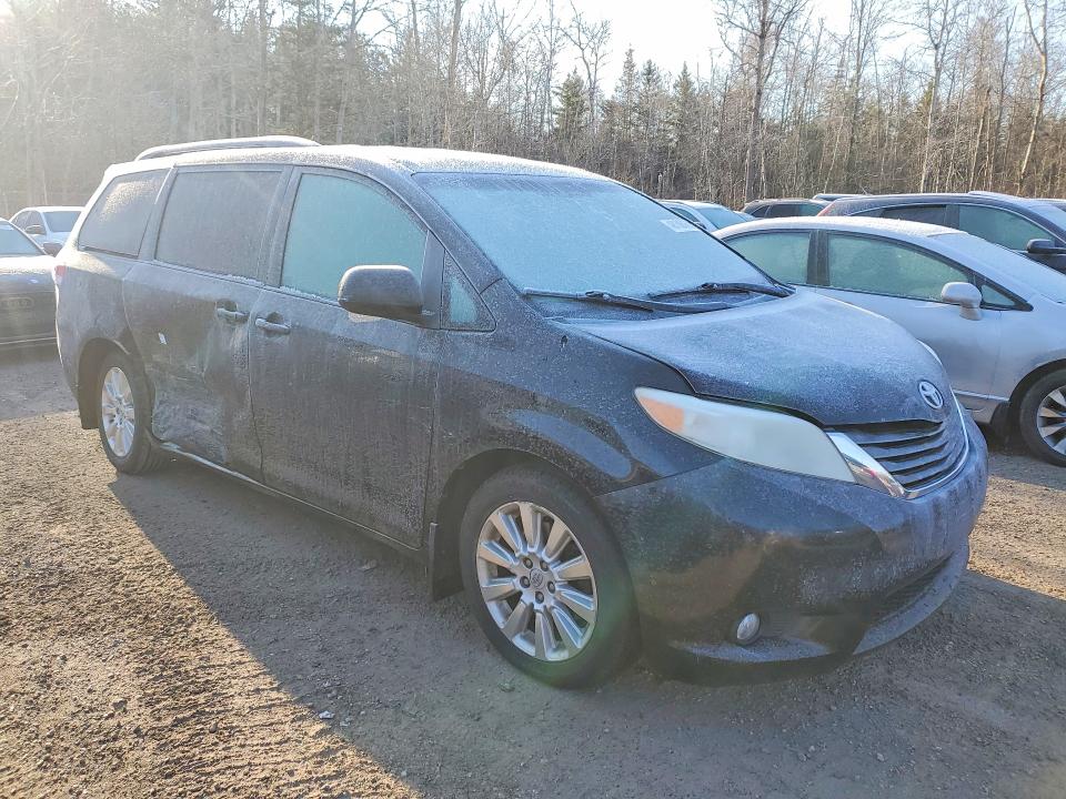 48188066 :رقم المزاد ، 5TDYK3DC7BS173713 vin ، 2011 Toyota Sienna-v6 مزاد بيع
