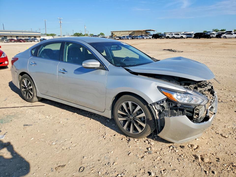48900706 :رقم المزاد ، 1N4AL3AP9JC201717 vin ، 2018 Nissan Altima مزاد بيع
