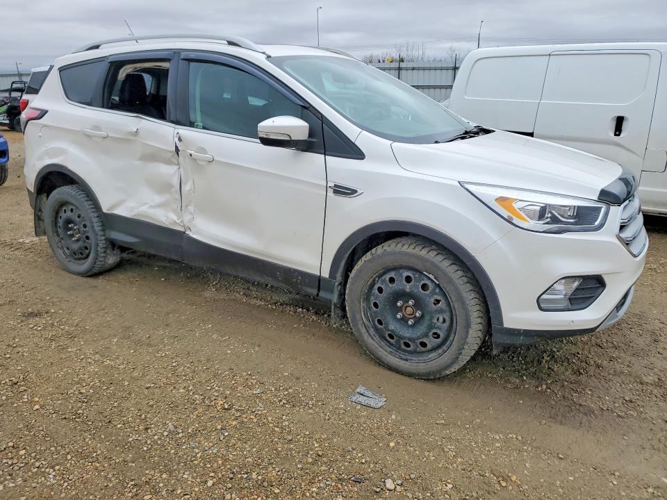 Продажа на аукционе авто 2018 Ford Escape, vin: 1FMCU9J97JUC21958, номер лота: 50697856