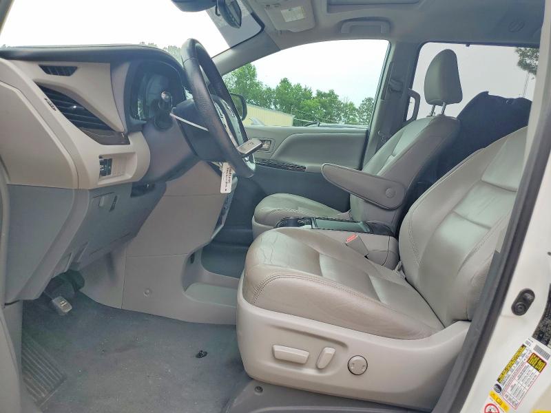 51072556 :رقم المزاد ، 5TDYZ3DC8KS982648 vin ، 2019 Toyota Sienna مزاد بيع