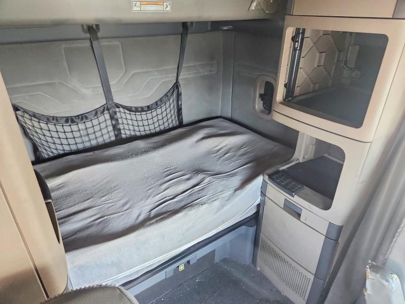 Продаж на аукціоні авто 2015 Freightliner Cascadia 125, vin: 1FUJGLD65FLGJ1340, номер лоту: 49317426