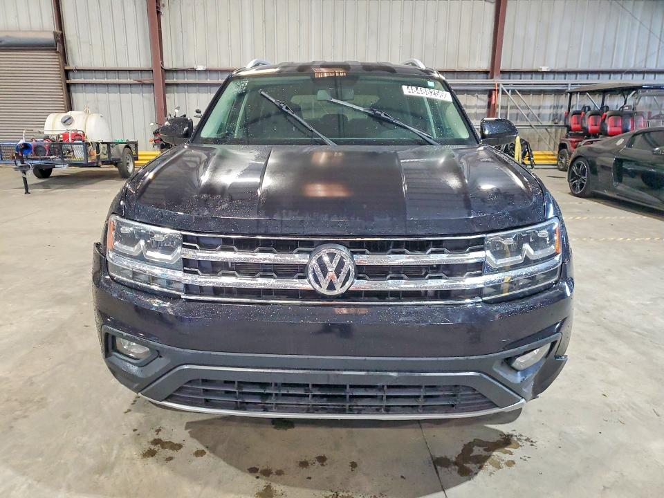 48488256 :رقم المزاد ، 1V2CR2CA5JC540316 vin ، 2018 Volkswagen Atlas مزاد بيع