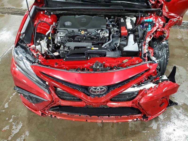 48700126 :رقم المزاد ، 4T1K61BK2NU056223 vin ، 2022 Toyota Camry مزاد بيع