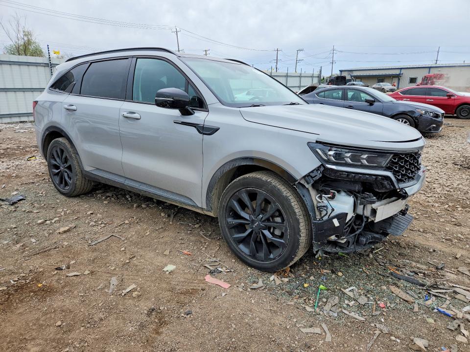 51111886 :رقم المزاد ، 5XYRK4LF0NG093533 vin ، 2022 Kia Sorento مزاد بيع