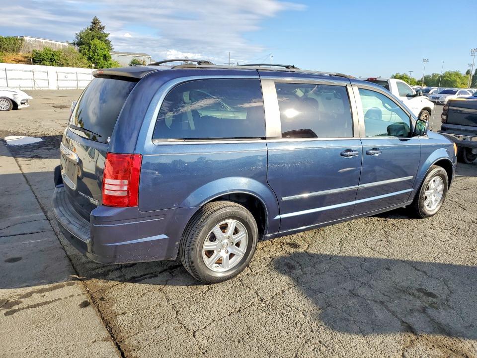 2009 Chrysler Town & Country მანქანა იყიდება აუქციონზე, vin: 2A8HR54119R614348, აუქციონის ნომერი: 49291456