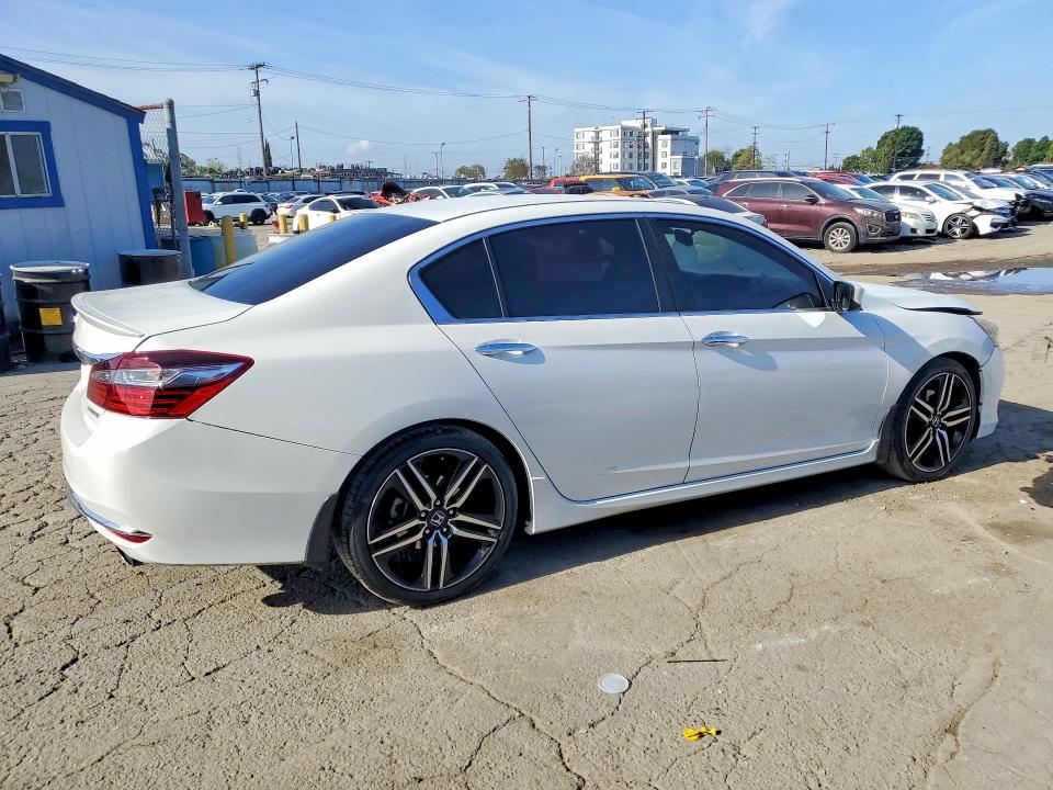 Продажа на аукционе авто 2017 Honda Accord, vin: 1HGCR2F57HA290066, номер лота: 48815096