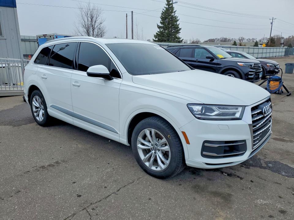 Продажа на аукционе авто 2018 Audi Q7, vin: WA1LAAF71JD037261, номер лота: 49672256