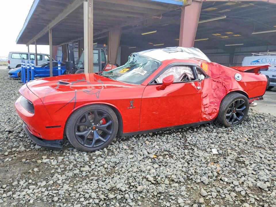 2015 Dodge Challenger მანქანა იყიდება აუქციონზე, vin: 2C3CDZAT3FH924083, აუქციონის ნომერი: 49283206