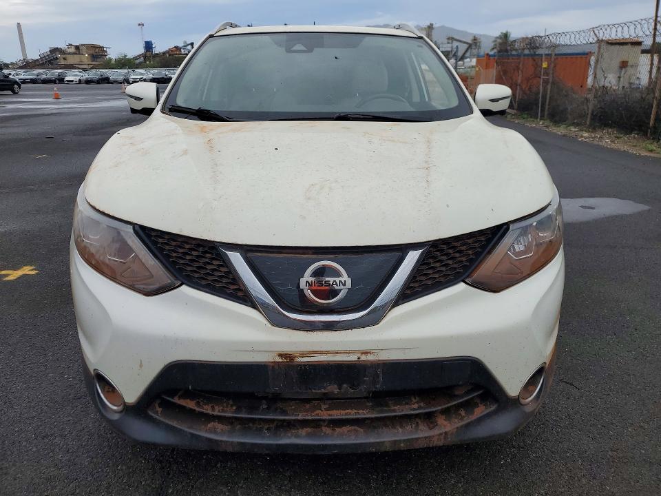 49398856 :رقم المزاد ، JN1BJ1CP1JW500271 vin ، 2018 Nissan Rogue Sport مزاد بيع