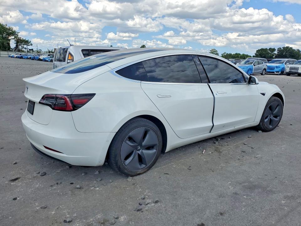 51031916 :رقم المزاد ، 5YJ3E1EA7KF426584 vin ، 2019 Tesla Model 3 مزاد بيع