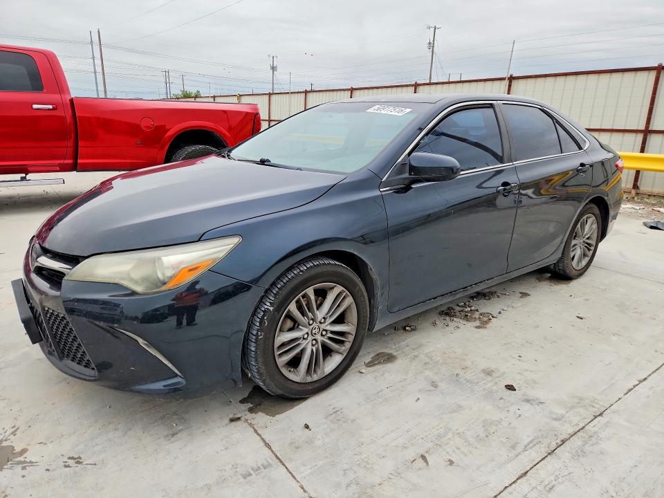50917516 :رقم المزاد ، 4T1BF1FK6FU478863 vin ، 2015 Toyota Camry مزاد بيع