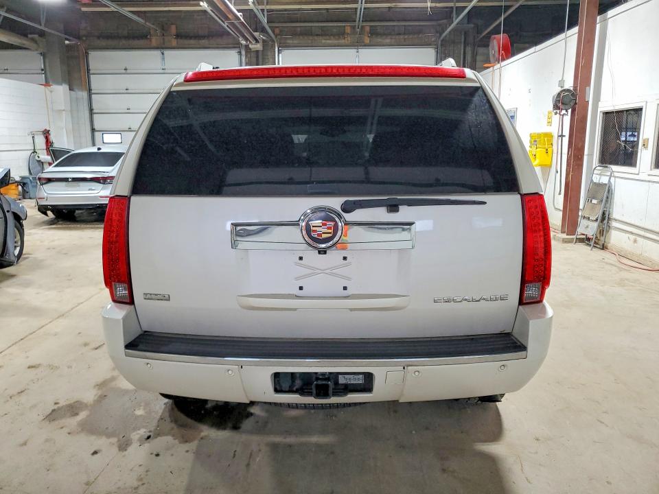 2010 Cadillac Escalade მანქანა იყიდება აუქციონზე, vin: 1GYUKBEF1AR244378, აუქციონის ნომერი: 50424066