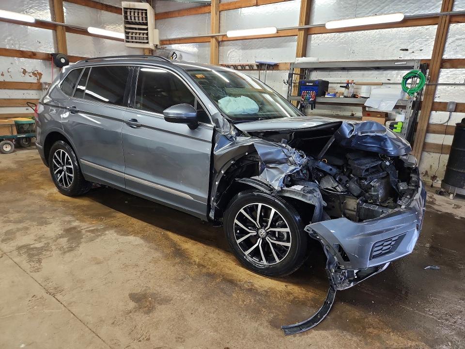 50230156 :رقم المزاد ، 3VV2B7AX4MM032607 vin ، 2021 Volkswagen Tiguan مزاد بيع