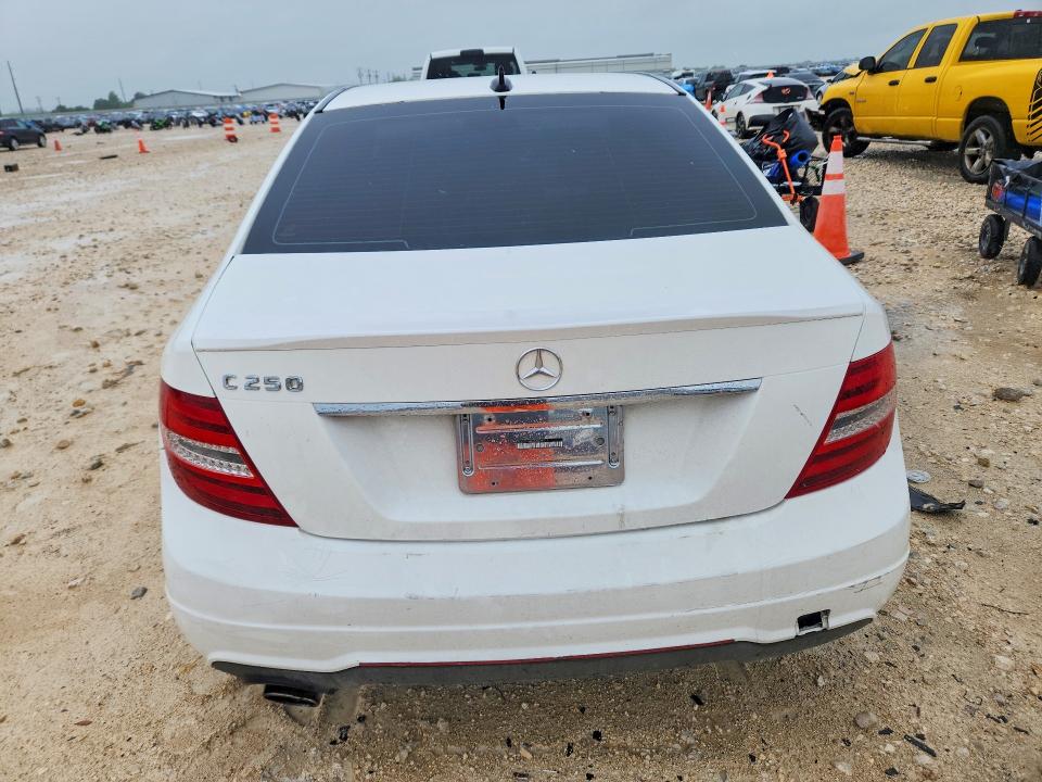 Продаж на аукціоні авто 2013 Mercedes-benz C, vin: WDDGF4HB6DA828912, номер лоту: 50592646