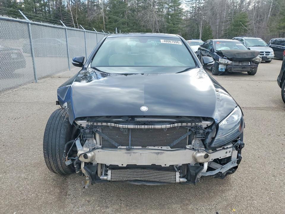 48067096 :رقم المزاد ، 55SWF4KB0FU019719 vin ، 2015 Mercedes-benz C مزاد بيع