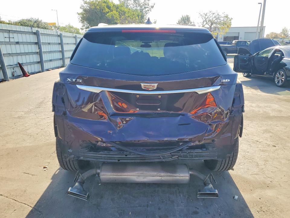 50305956 :رقم المزاد ، 1GYKNBRS9HZ284787 vin ، 2017 Cadillac Xt5 مزاد بيع