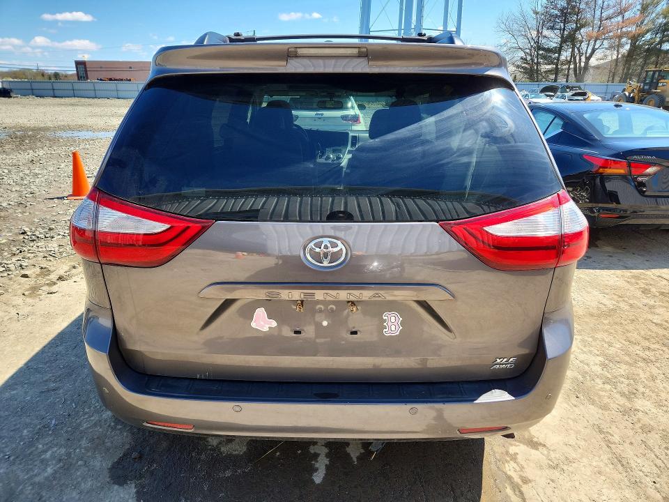 Продажа на аукционе авто 2017 Toyota Sienna, vin: 5TDDZ3DC0HS149952, номер лота: 48768366