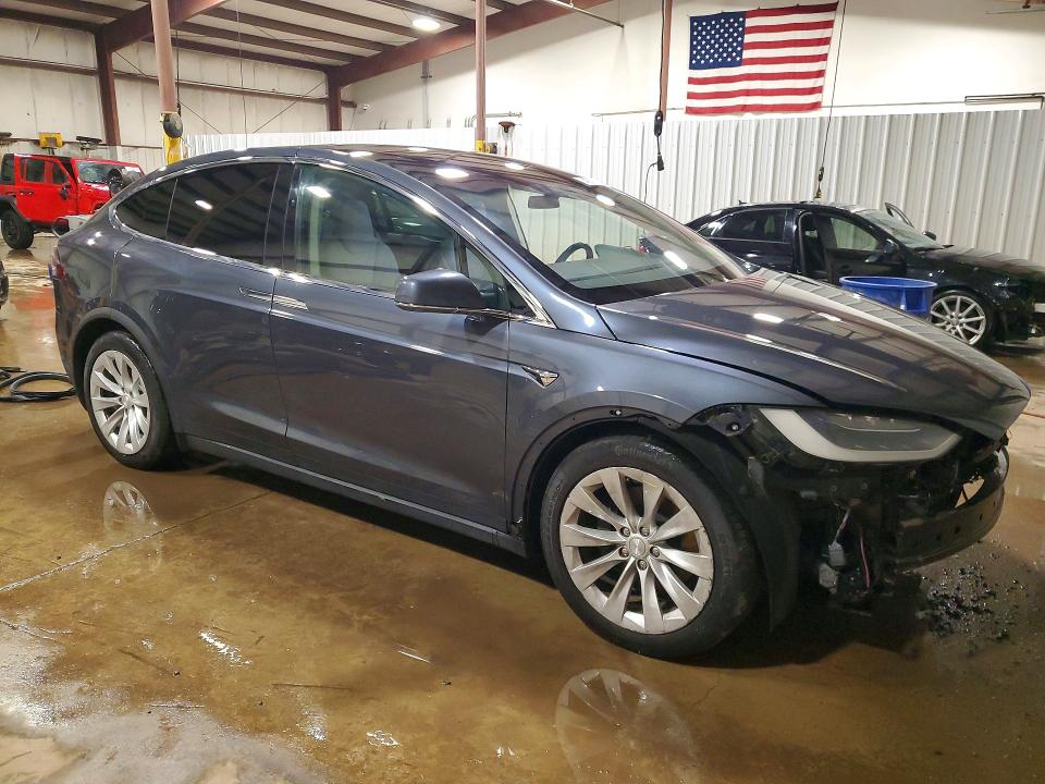 49377136 :رقم المزاد ، 5YJXCBE2XHF074499 vin ، 2017 Tesla Model X مزاد بيع