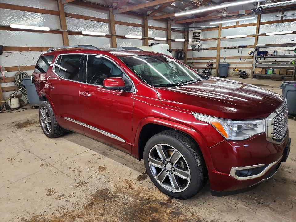 49569556 :رقم المزاد ، 1GKKNXLS0HZ147382 vin ، 2017 Gmc Acadia مزاد بيع