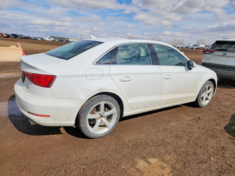Продажа на аукционе авто 2016 Audi A3, vin: WAUB8GFF8G1055853, номер лота: 46853066