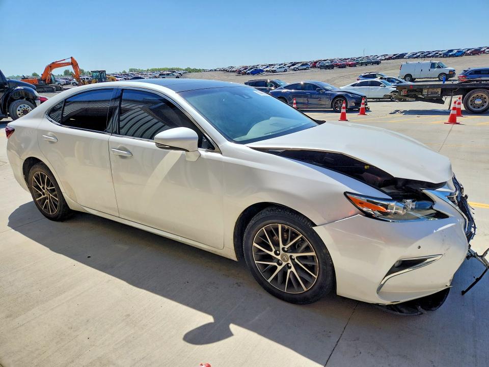 50401856 :رقم المزاد ، 58ABK1GG8JU113107 vin ، 2018 Lexus Es مزاد بيع