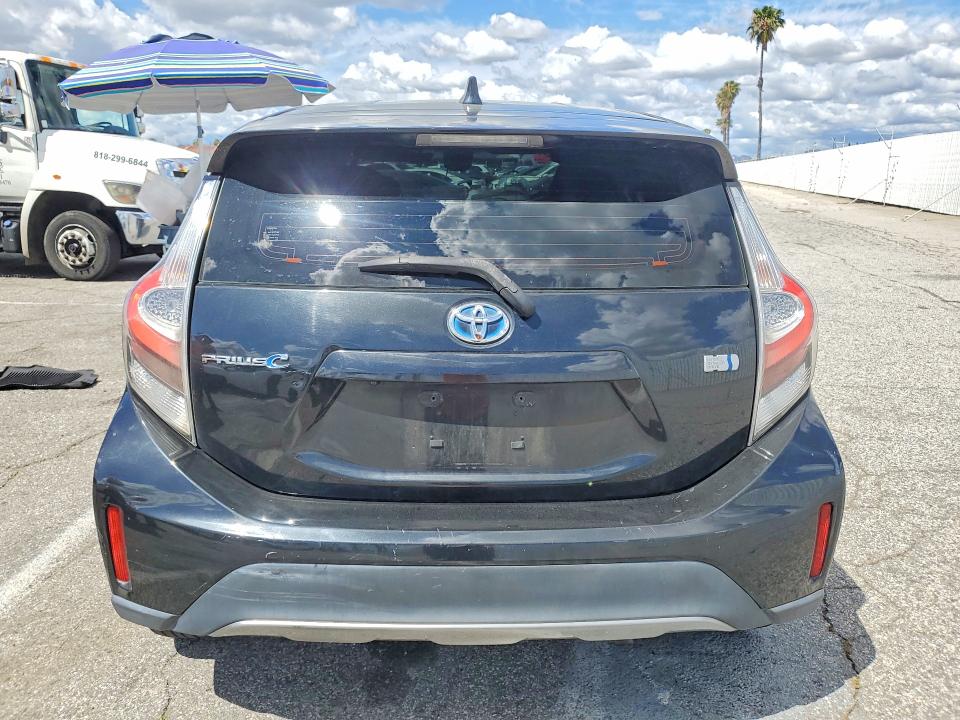 Продажа на аукционе авто 2018 Toyota Prius C, vin: JTDKDTB39J1606558, номер лота: 49394306