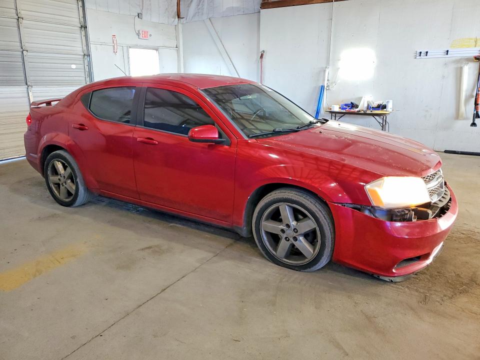 50554266 :رقم المزاد ، 1B3BD1FG2BN551982 vin ، 2011 Dodge Avenger مزاد بيع