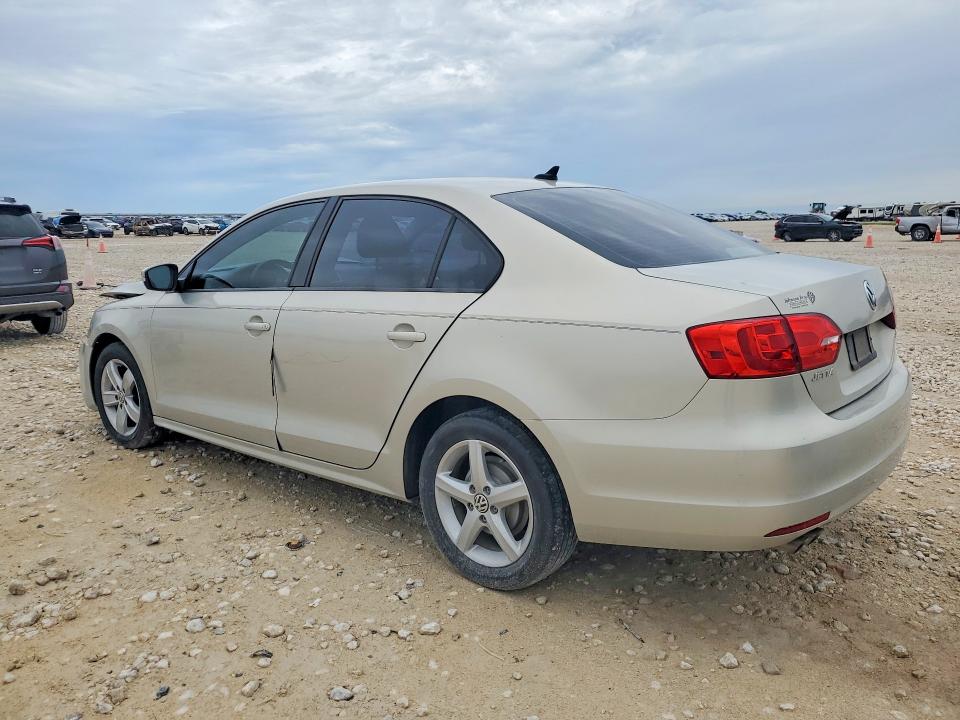 50387686 :رقم المزاد ، 3VWDX7AJ5BM338293 vin ، 2011 Volkswagen Jetta مزاد بيع