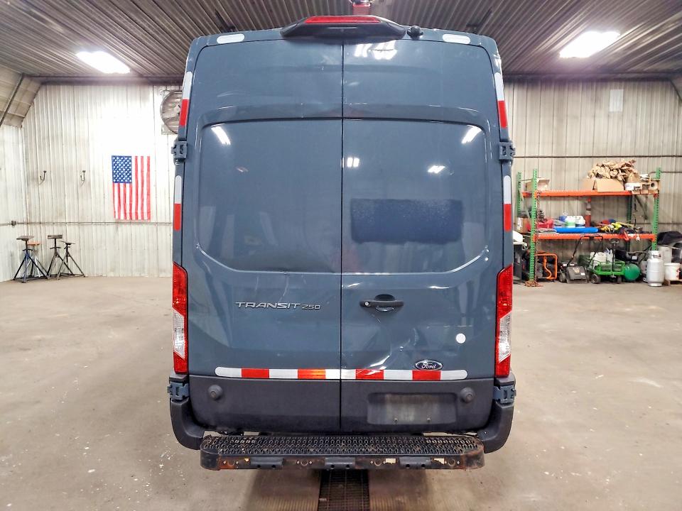 48238566 :رقم المزاد ، 1FTBR3X84LKB32750 vin ، 2020 Ford Transit مزاد بيع