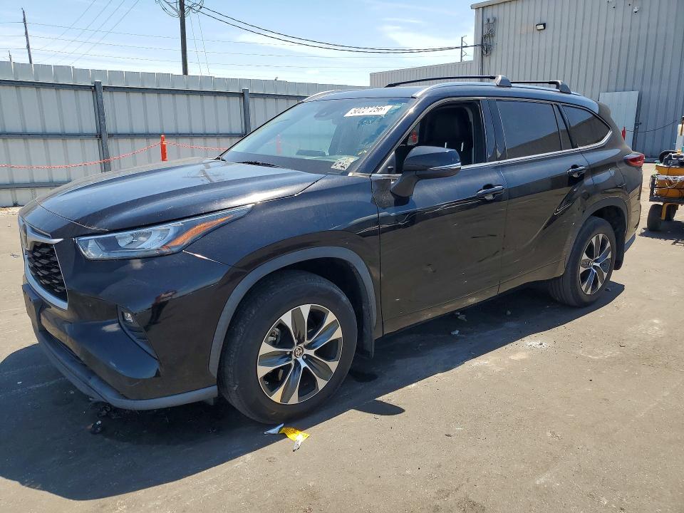 Продажа на аукционе авто 2020 Toyota Highlander, vin: 5TDGZRAH5LS513372, номер лота: 50227256