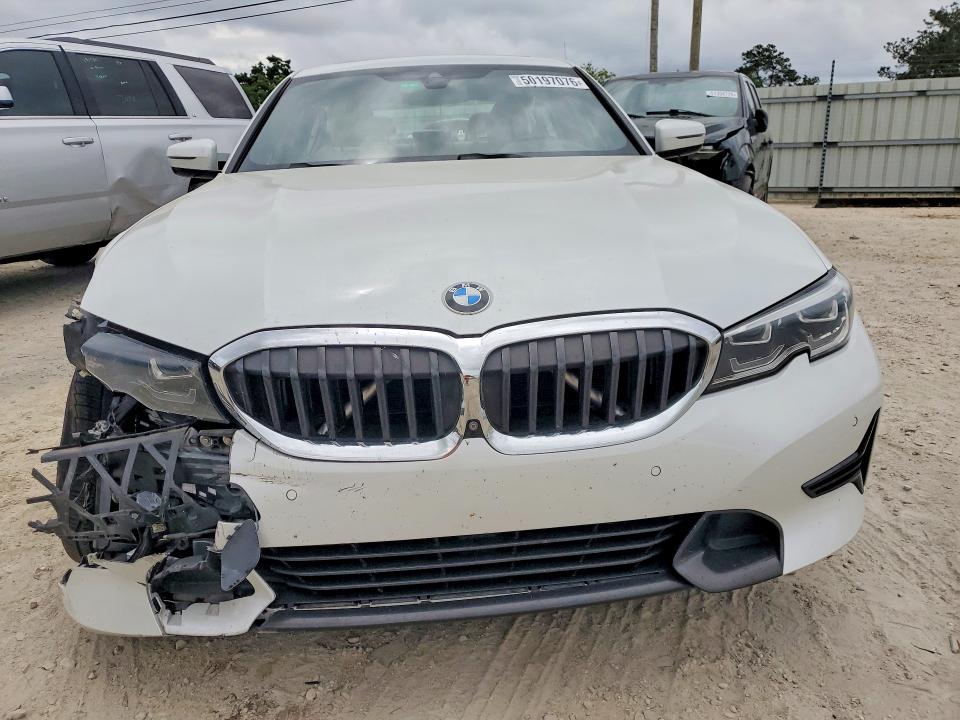 50197076 :رقم المزاد ، 3MW5P7J0XM8B52448 vin ، 2021 Bmw 330e مزاد بيع