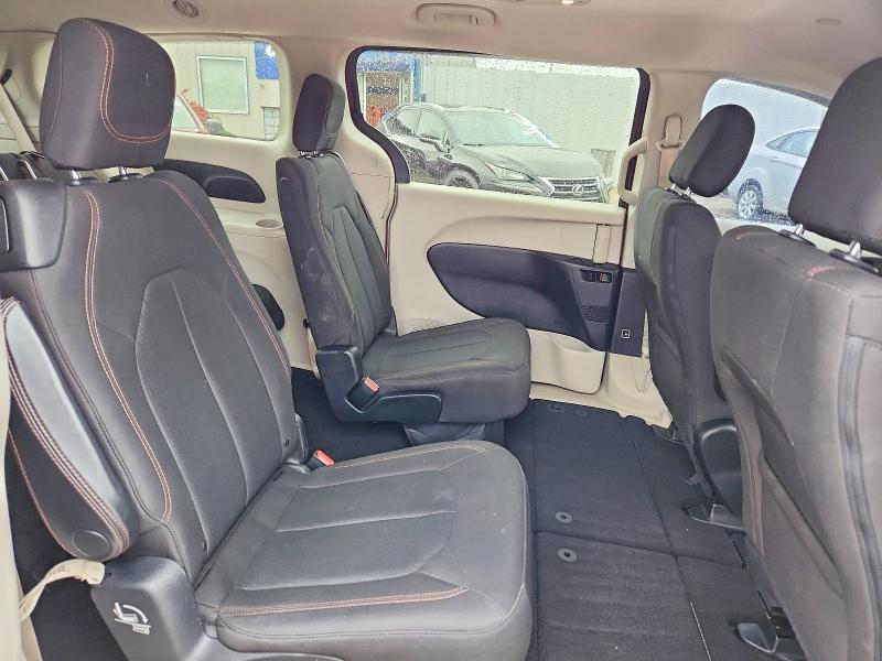 51014176 :رقم المزاد ، 2C4RC1DG5HR521857 vin ، 2017 Chrysler Pacifica مزاد بيع