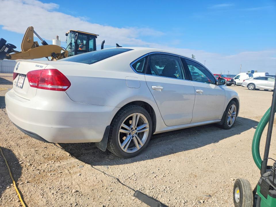 51477816 :رقم المزاد ، 1VWBN7A38EC036498 vin ، 2014 Volkswagen Passat مزاد بيع