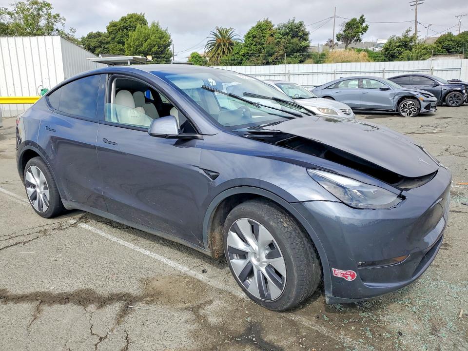 49752216 :رقم المزاد ، 7SAYGDEE0PF902110 vin ، 2023 Tesla Model Y مزاد بيع
