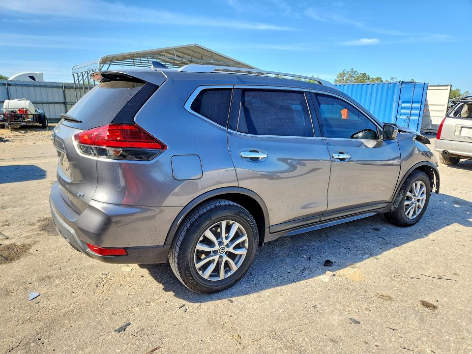 50150846 :رقم المزاد ، KNMAT2MT2HP573352 vin ، 2017 Nissan Rogue مزاد بيع