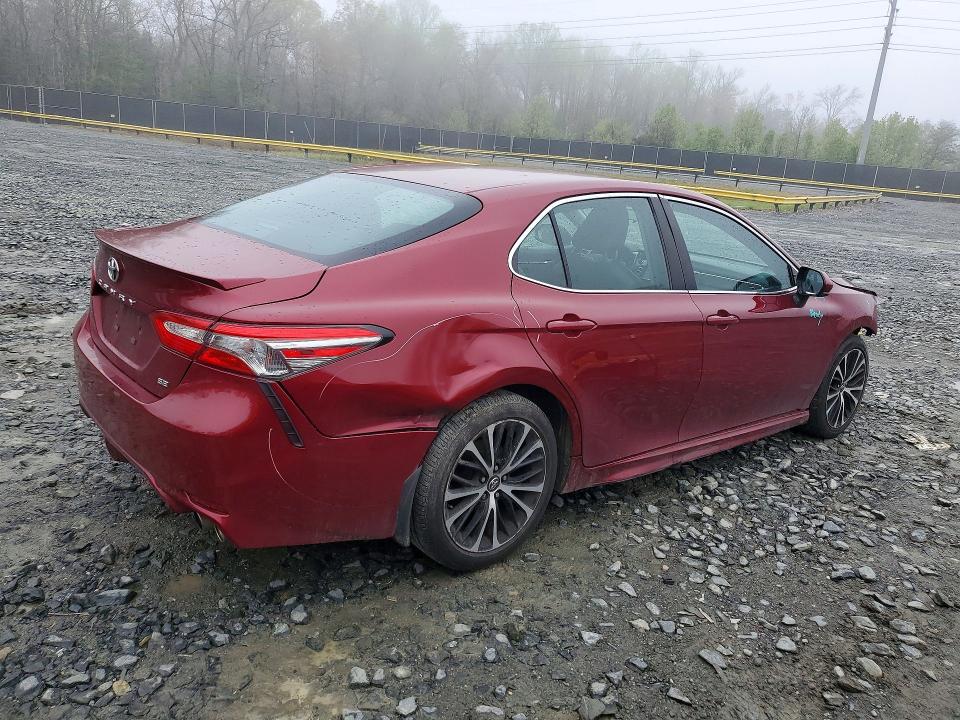 Продаж на аукціоні авто 2018 Toyota Camry, vin: 4T1B11HK2JU607069, номер лоту: 46941166