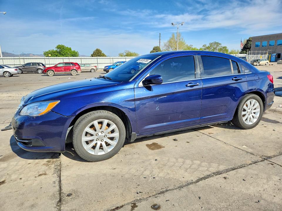 Продаж на аукціоні авто 2013 Chrysler 200, vin: 1C3CCBBB2DN602412, номер лоту: 49938786