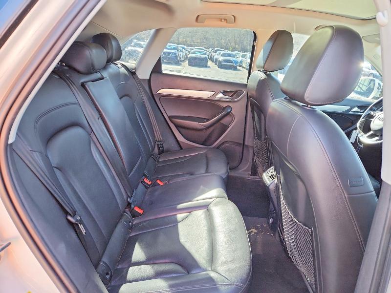 48760966 :رقم المزاد ، WA1EFCFS8FR013429 vin ، 2015 Audi Q3 مزاد بيع