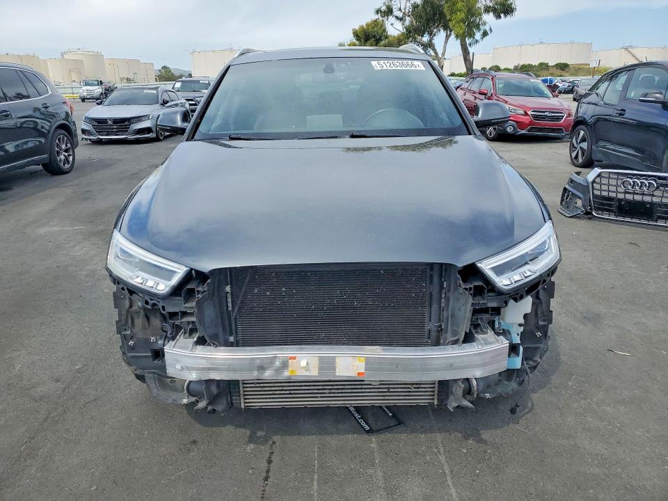2018 Audi Q3 მანქანა იყიდება აუქციონზე, vin: WA1HCCFS7JR018359, აუქციონის ნომერი: 51263666