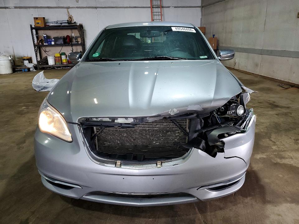 49546806 :رقم المزاد ، 1C3CCBCG4EN198668 vin ، 2014 Chrysler 200 مزاد بيع