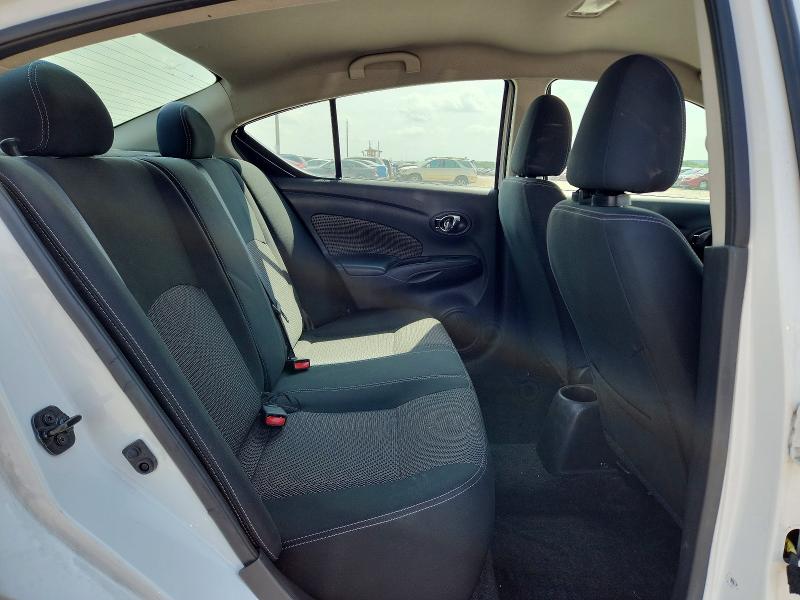 49498686 :رقم المزاد ، 3N1CN7AP3KL819581 vin ، 2019 Nissan Versa مزاد بيع