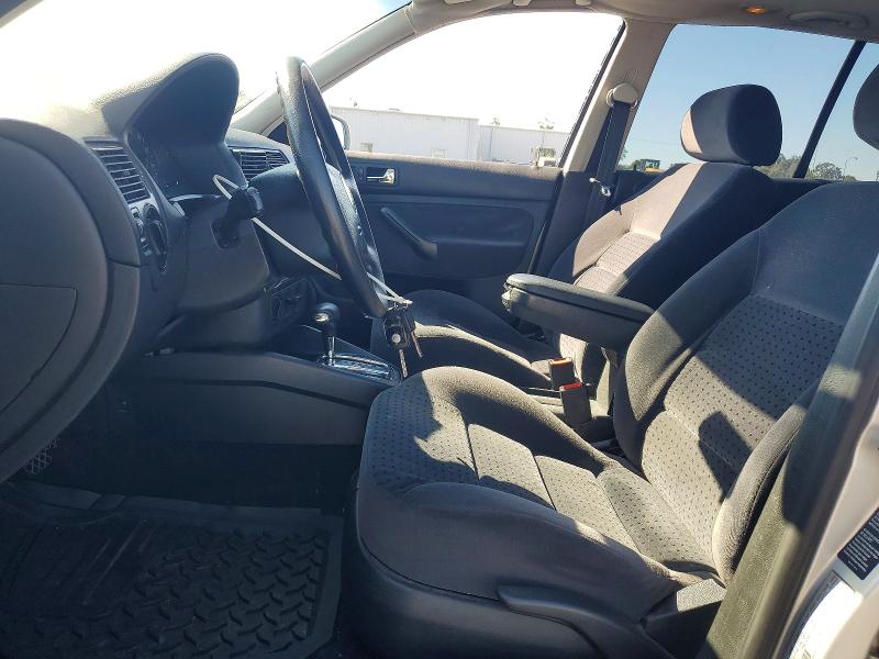 48641216 :رقم المزاد ، WVWGC21J2YW370710 vin ، 2000 Volkswagen Golf مزاد بيع