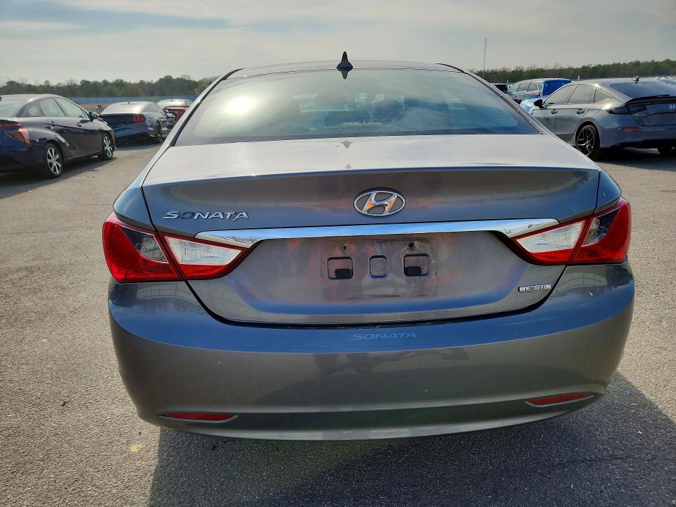 51131906 :رقم المزاد ، 5NPEC4AC0BH305503 vin ، 2011 Hyundai Sonata مزاد بيع