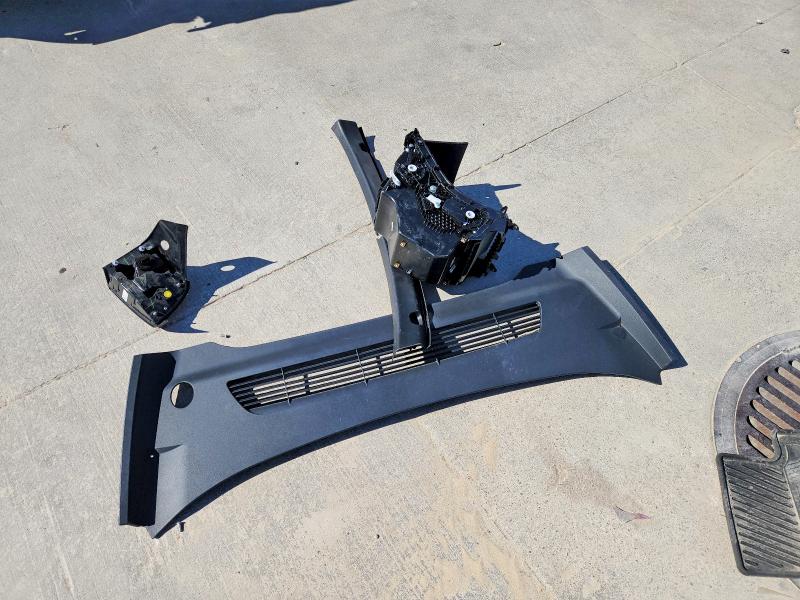 Продажа на аукционе авто 2024 Tesla Model Y, vin: 7SAYGDEDXRF042291, номер лота: 49085096