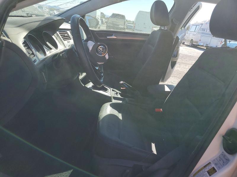 49938186 :رقم المزاد ، 3VW217AU1HM014060 vin ، 2017 Volkswagen Golf مزاد بيع