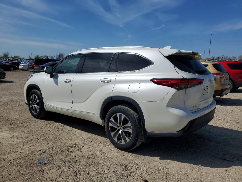 2021 Toyota Highlander მანქანა იყიდება აუქციონზე, vin: 5TDGZRBHXMS553169, აუქციონის ნომერი: 49736166