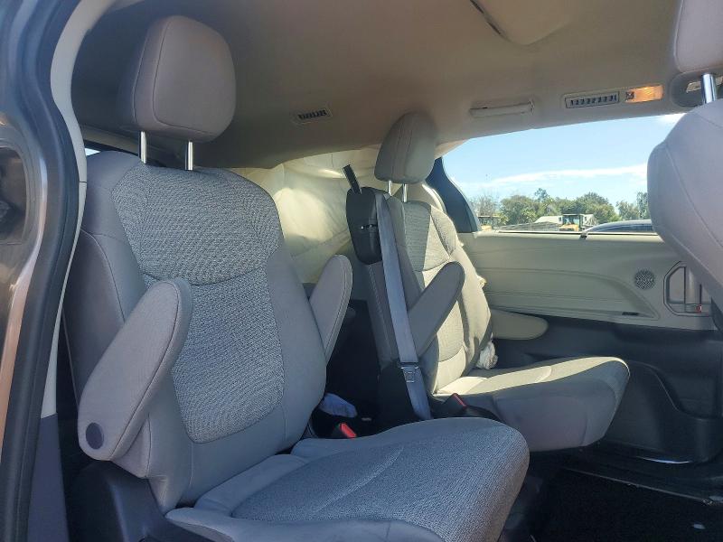 Продажа на аукционе авто 2022 Toyota Sienna, vin: 5TDKRKEC0NS101718, номер лота: 49006226