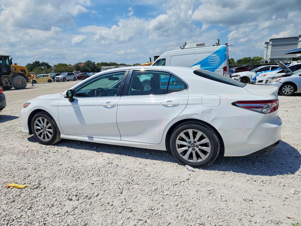 51835176 :رقم المزاد ، 4T1B11HK3KU741753 vin ، 2019 Toyota Camry مزاد بيع