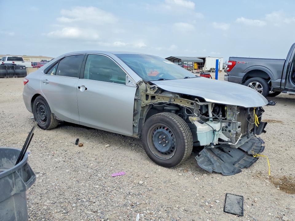 51479426 :رقم المزاد ، 4T1BF1FKXHU305592 vin ، 2017 Toyota Camry مزاد بيع