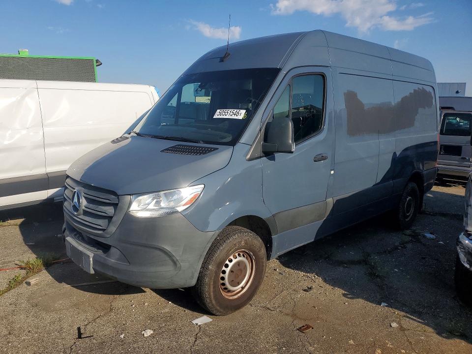 50551546 :رقم المزاد ، WD4PF0CD7KP039843 vin ، 2019 Mercedes Benz Sprinter مزاد بيع